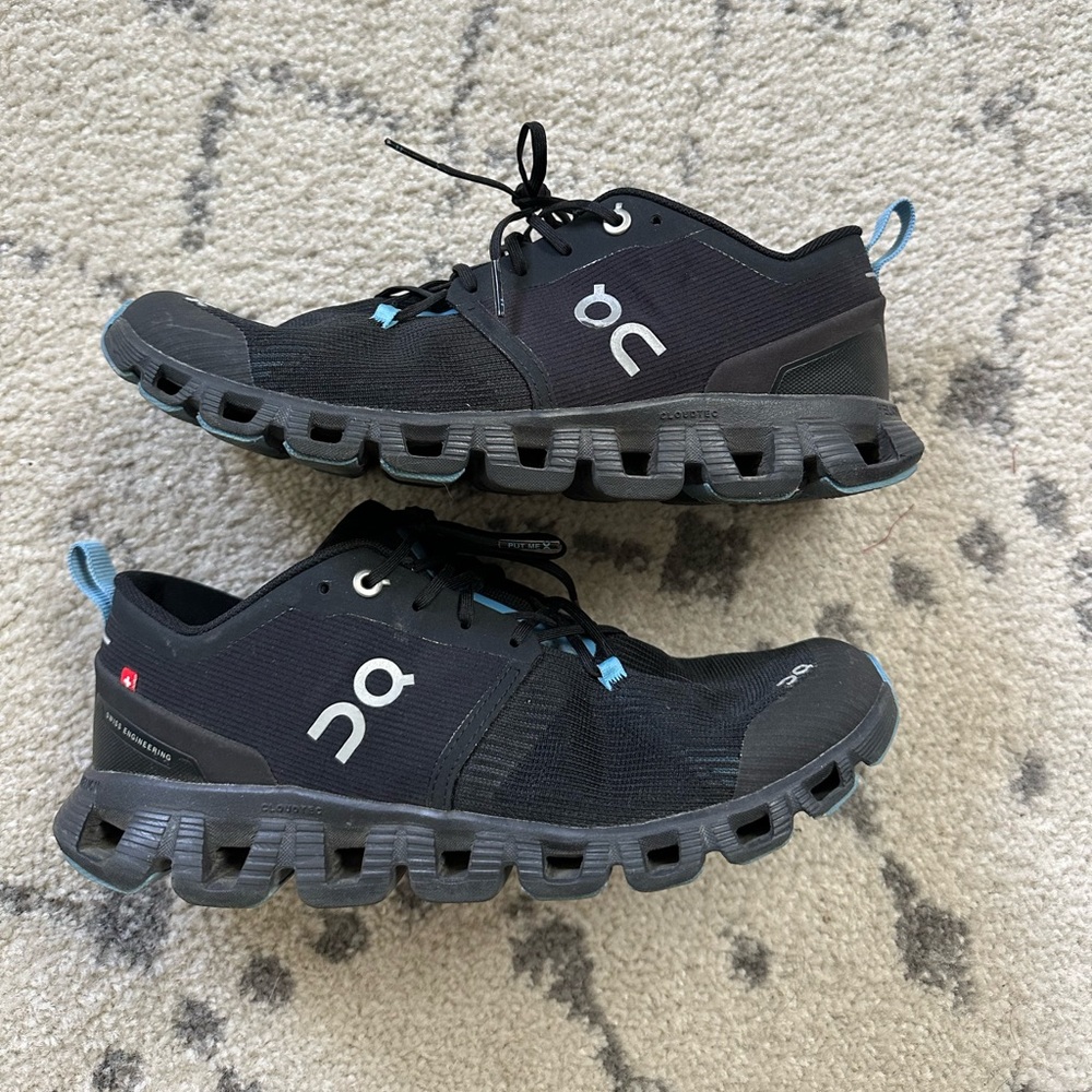 On Cloud Running Sneakers